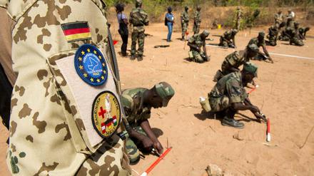 Mission in Afrika. In Mali bilden Bundeswehrsoldaten unter anderem die Pioniere der Armee aus.