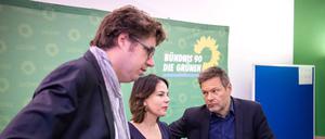 Erneut in der Defensive: Bundesgeschäftsführer Michael Kellner (l.) und die Grünen-Chefs Annalena Baerbock und Robert Habeck. 
