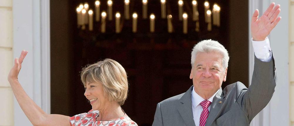 Willkommen beim Bundespräsidenten. Joachim Gauck hat die Tradition der Sommerfeste beendet und richtet nun alljährlich ein Bürgerfest aus. 