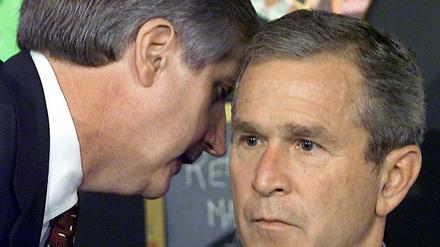 Das ist der Moment, in dem George W. Bush am 11. September 2001 von seinem Büroleiter Andrew Card über die Terrorangriffe informiert wurde. 