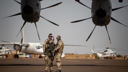 Bundeswehrsoldaten am Flughafen der malischen Stadt Gao.