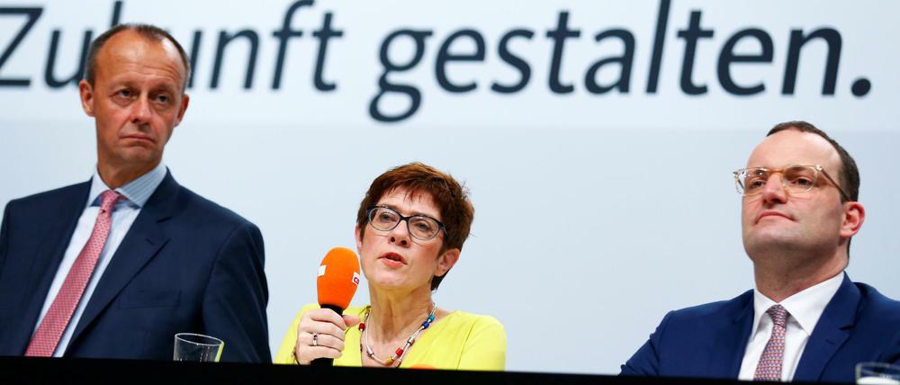 Die drei Kandidaten für den CDU-Parteivorsitz: Friedrich Merz, Annegret Kramp-Karrenbauer und Jens Spahn in Düsseldorf.