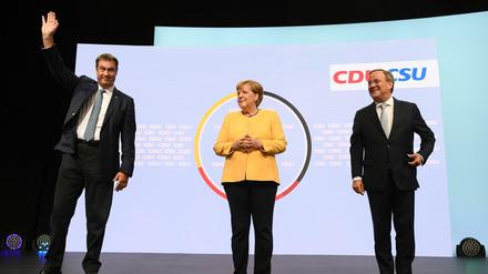 Gute Laune beim Wahlkampfauftakt mit Markus Söder, Angela Merkel und Armin Laschet.