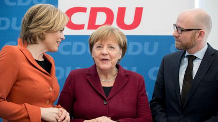 Bundeskanzlerin Angela Merkel, Julia Klöckner und Generalsekretär Peter Tauber am Montag zu Beginn der CDU-Vorstandssitzung. 
