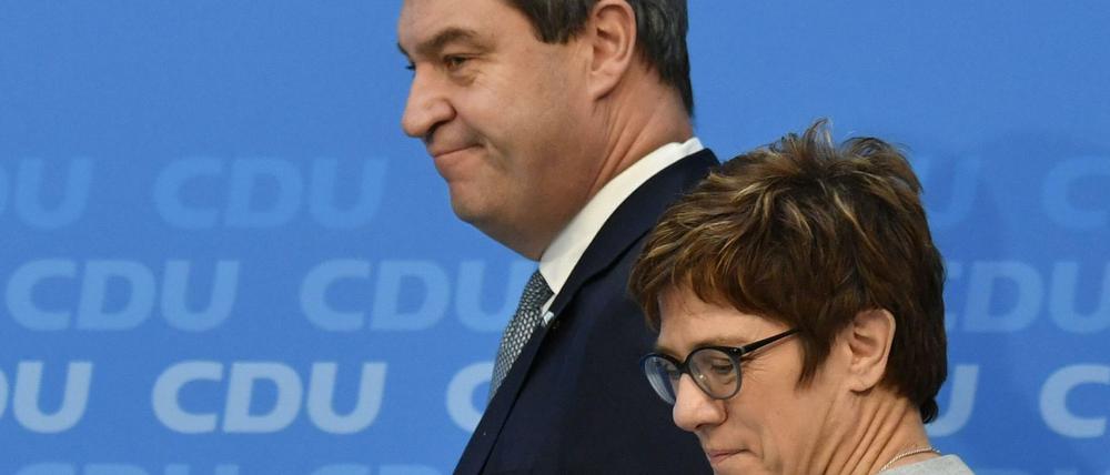CDU-Chefin Annegret Kramp-Karrenbauer und CSU-Chef Markus Söder nach einer Pressekonferenz in Berlin.