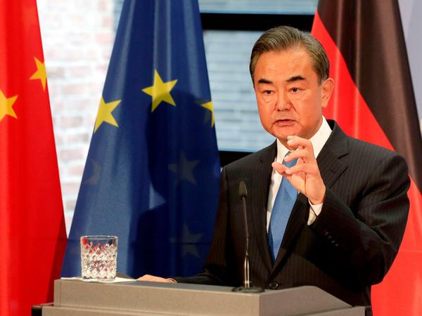 Chinas Außenminister Wang Yi geht auf Distanz zu Russland.