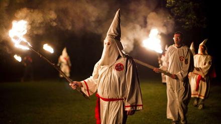 Mitglieder der «Knights of the Southern Cross of the Ku Klux Klan» (KSCKKK) bei einer Zeremonie in Virginia.