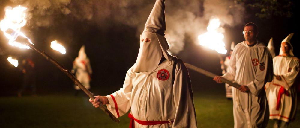 Mitglieder der «Knights of the Southern Cross of the Ku Klux Klan» (KSCKKK) bei einer Zeremonie in Virginia.