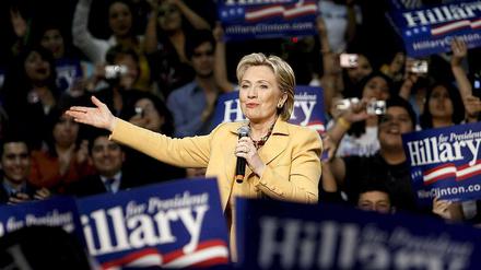Wie schon im Jahr 2008 bewirbt sich Hillary Clinton wieder um das Präsidentenamt in den USA. 
