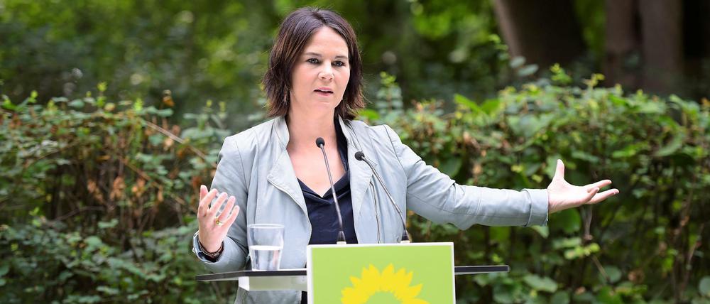 Grünen-Kanzlerkandidatin Annalena Baerbock stellt das „größte Klimaschutzpaket, das es jemals gegeben hat“ vor.