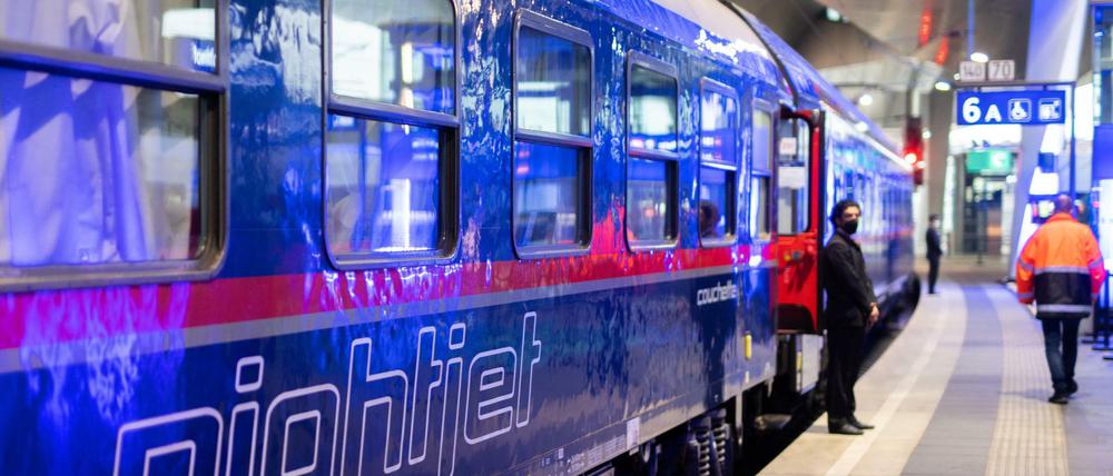 Comeback der Nachtzüge. Ein "Nightjet"-Zug der ÖBB im Hauptbahnhof in Wien. 