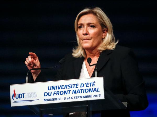 Marine Le Pen denkt, Deutschland wolle die Flüchtlinge nur als billige Arbeitskräfte im Land haben.