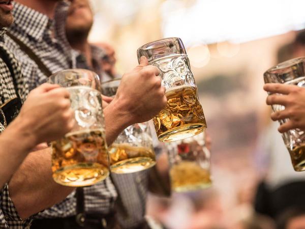 Bierfeste trugen in ganz Bayern zu einer starken Verbreitung des Virus bei. 