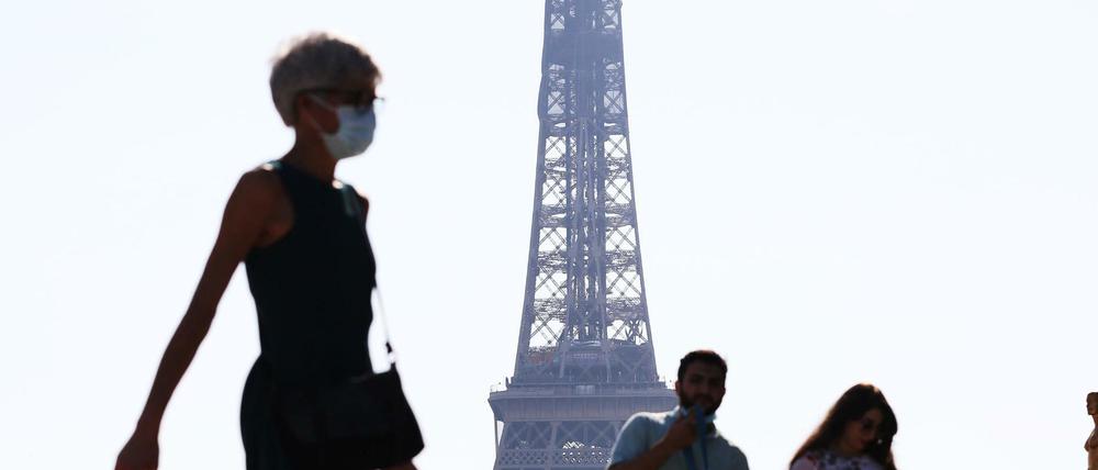 Der Place du Trocadero nahe des Eiffelturms in Paris. Die Zahl der bestätigten Covid-19-Infektionen in Frankreich stieg auf insgesamt 404.888, mit 9.784 neuen Fällen in den letzten 24 Stunden.