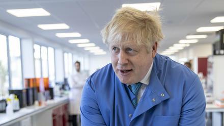 Boris Johnson bei einem Laborbesuch am 6. März in London.
