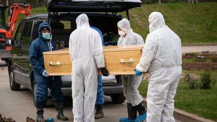 Beerdigung eines Coronavirus-Opfers in Chislehurst