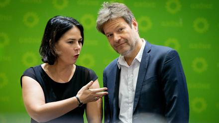 Die Grünen-Chefs Annalena Baerbock und Robert Habeck