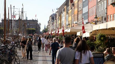 In Kopenhagen laufen die Menschen schon ohne Maske in der Innenstadt rum.