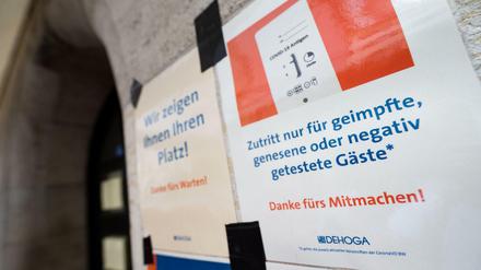 Menschen, die nicht sind geimpft, genesen oder getestet sind, haben es in Baden-Württemberg seit Montag schwerer.