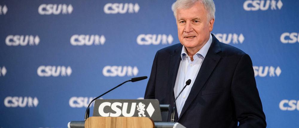 Hält vorerst an seinem Posten fest: CSU-Chef Horst Seehofer