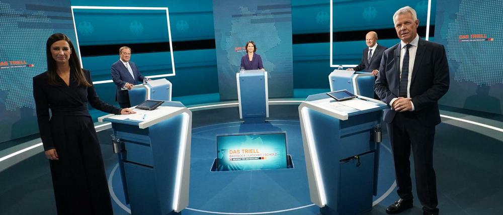 Beim ersten Wahl-Triell der deutschen TV-Geschichte stellten sich Annalena Baerbock (Bündnis 90/Die Grünen), Armin Laschet (CDU/CSU) und Olaf Scholz (SPD) den Fragen von Pinar Atalay und Peter Kloeppel.