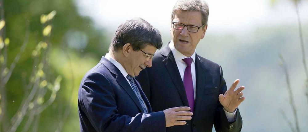 Außenminister Guido Westerwelle (rechts) traf am Sonntag in Berlin seinen türkischen Amtskollegen Ahmet Davutoglu.
