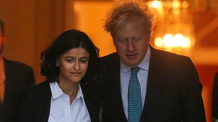 Munira Mirza und Premierminister Boris Johnson auf einer Aufnahme aus dem Dezember 2020.