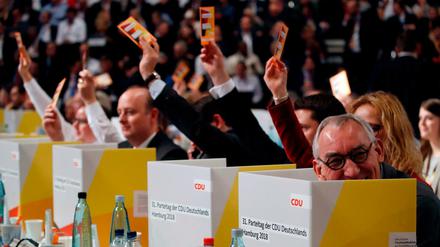 CDU-Delegierte stimmen beim Parteitag ab
