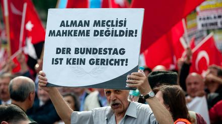 Protest auf dem Potsdamer Platz gegen die Armenien-Resolution 