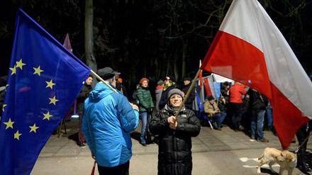 Europa oder Polen? Bei der polnischen Regierungspartei PiS stellt sich die Frage, ob sie überhaupt noch zu Europa gehören will. 