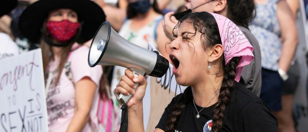 Eine Demonstrantin, die in Washington für das Recht auf Abtreibung protestiert