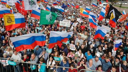 Demonstrationen gegen den Ausschluss von Oppositionskandidaten bei der Wahl in Moskau 