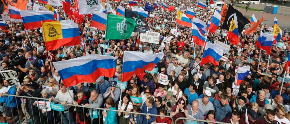 Demonstrationen gegen den Ausschluss von Oppositionskandidaten bei der Wahl in Moskau 