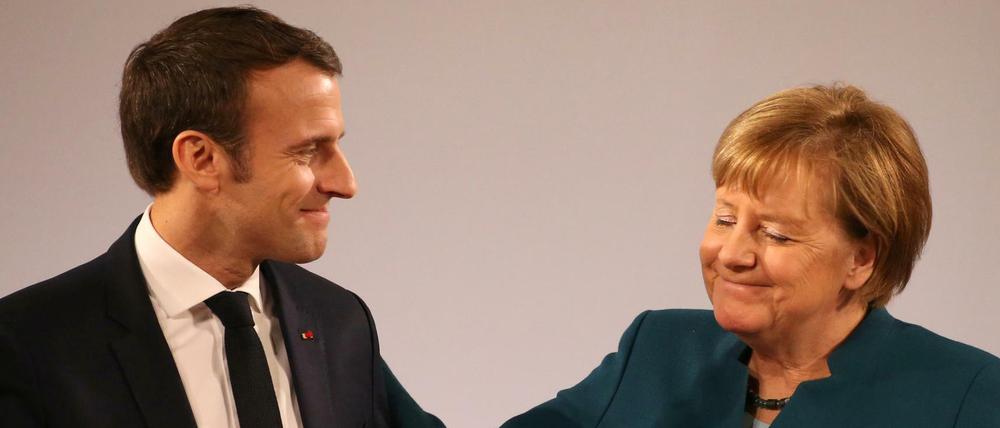 Mehr als Papier und warme Worte: Emmanuel Macron und Angela Merkel (CDU) nach der Unterzeichnung des Aachener Vertrags. 