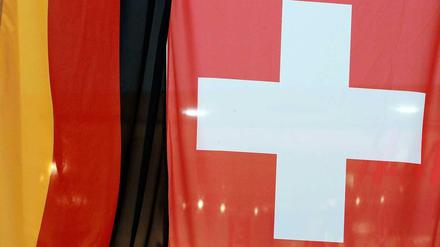 In Deutschland wird über den Schweizer Umgang mit dem Steuergeheimnis diskutiert.
