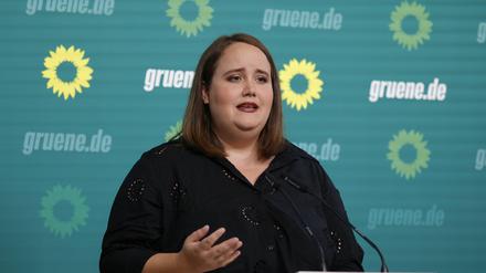 Grünen-Chefin Ricarda Lang will die Kommunen mit mehr Geld und mehr Abschiebungen entlasten.
