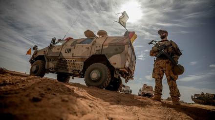 Die Sonne, die Hitze und der Staub sind nicht die gefährlichsten Herausforderungen für die Bundeswehr in Mali, denn da sind auch noch die Islamisten.