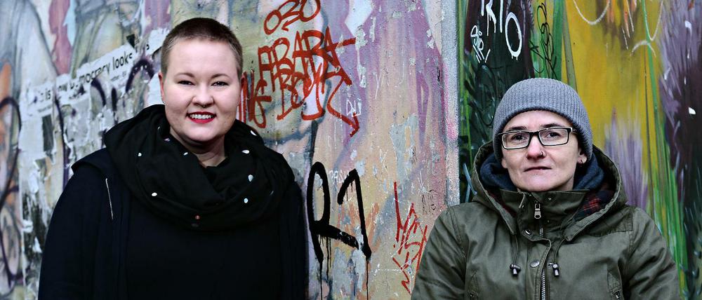 Laura M. Schwengber (links) und Kathrin Wolke alias Deaf Kat Night.  