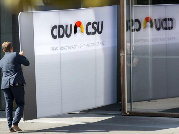 Am 11. April trifft sich der Geschäftsführende Vorstand der CDU/CSU-Bundestagsfraktion zu einer Klausurtagung.