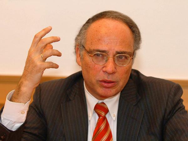 Der Präsident des Zentralrats der Juden Dieter Graumann kritisiert Günter Grass heftig.