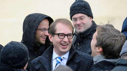 Alexander Dobrindt ist seit vier Jahren Generalsekretär der CSU. Der 42-jährige Oberbayer folgte in diesem Amt Karl-Theodor zu Guttenberg, der 2009 erstmals Minister in Berlin wurde.
