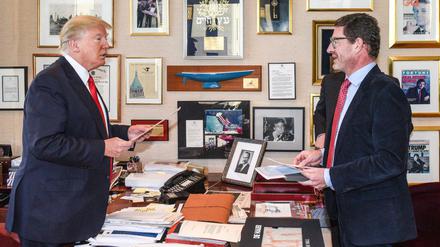 Donald Trump und Kai Diekmann, Herausgeber der Bild-Gruppe, im Trump Tower in New York