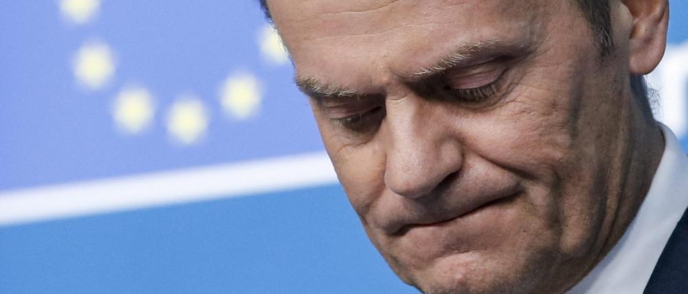 Donald Tusk, Präsident des Europäischen Rates, ist aufs höchste besorgt und beruft einen Sondergipfel zu Griechenland ein. 