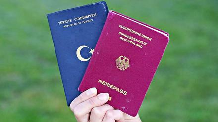 Türkischer und deutscher Pass