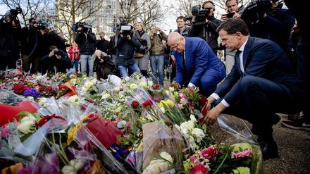 Der niederländische Premierminister Mark Rutte in der Nähe des Anschlagsortes in Utrecht. 