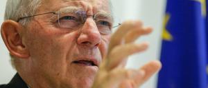Bundesfinanzminister Wolfgang Schäuble stellt die Hartz-IV-Leistungen für Flüchtlinge zur Diskussion.
