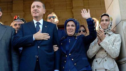 Recep Tayyip Erdogan mit seiner Frau Emne und seine jüngere Tochter Sumeyye.