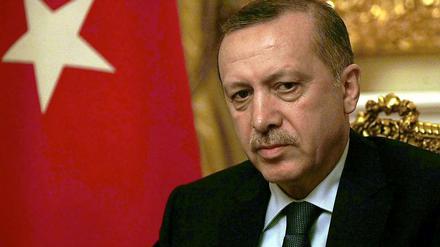 Der türkische Ministerpräsident Erdogan setzt sich gegen Abtreibungen ein.