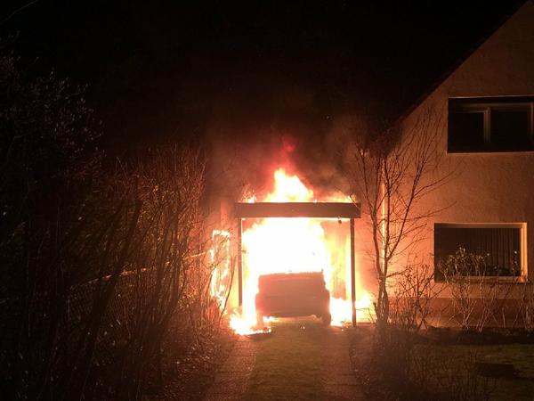 Brandanschlag Anfang Februar auf das Auto des Neuköllner Linken-Politikers Ferat Kocak. Die Täter waren vermutlich Neonazis. 
