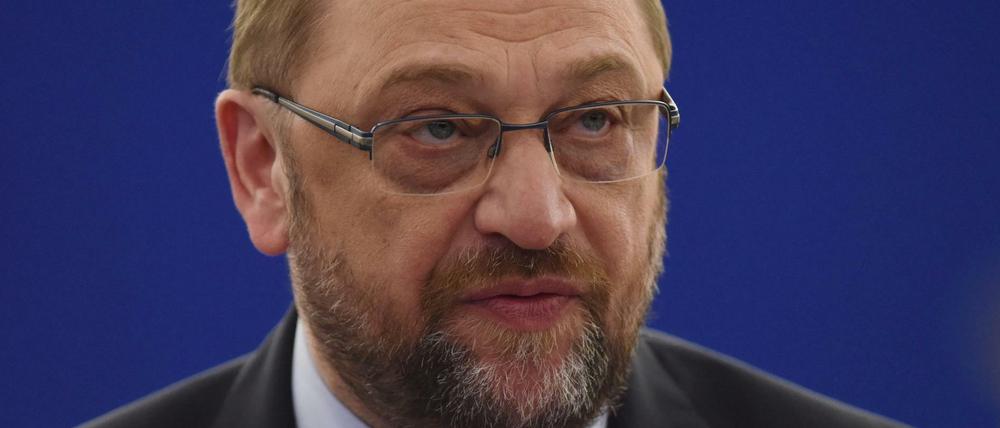 Der Präsident des EU-Parlaments, Martin Schulz, hat am Mittwoch einen griechischen Abgeordneten aus dem Parlament geworfen. 